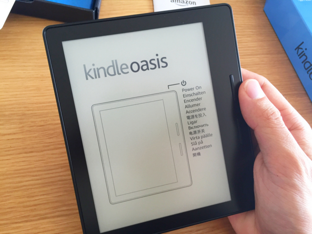 【備忘録】Kindle Oasisのベージめくりボタンを反転させる設定の方法。